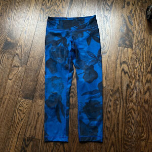 Women's Lululemon Leggings, Size 2, Blue floral print